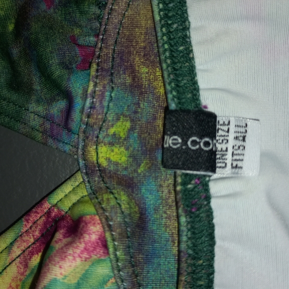 Onzie, Size Small, One-piece Bathing Suit, Like New Condition - Picture 10 of 11